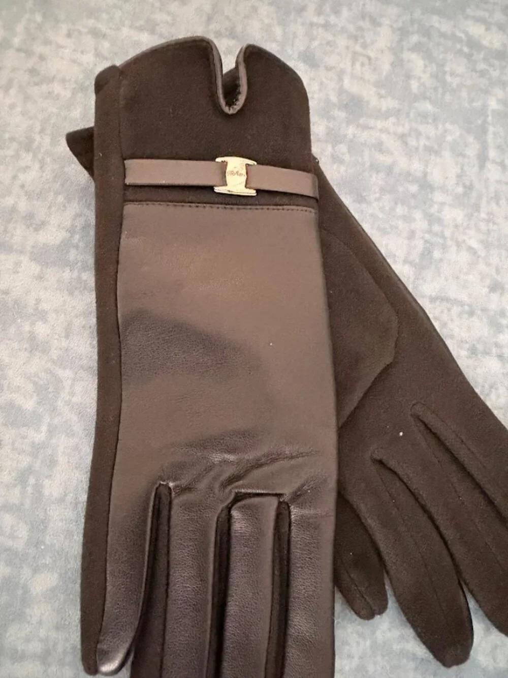 Black Leather Suede Gloves Gold Tone Buckle Detail Elegant Winter Gloves